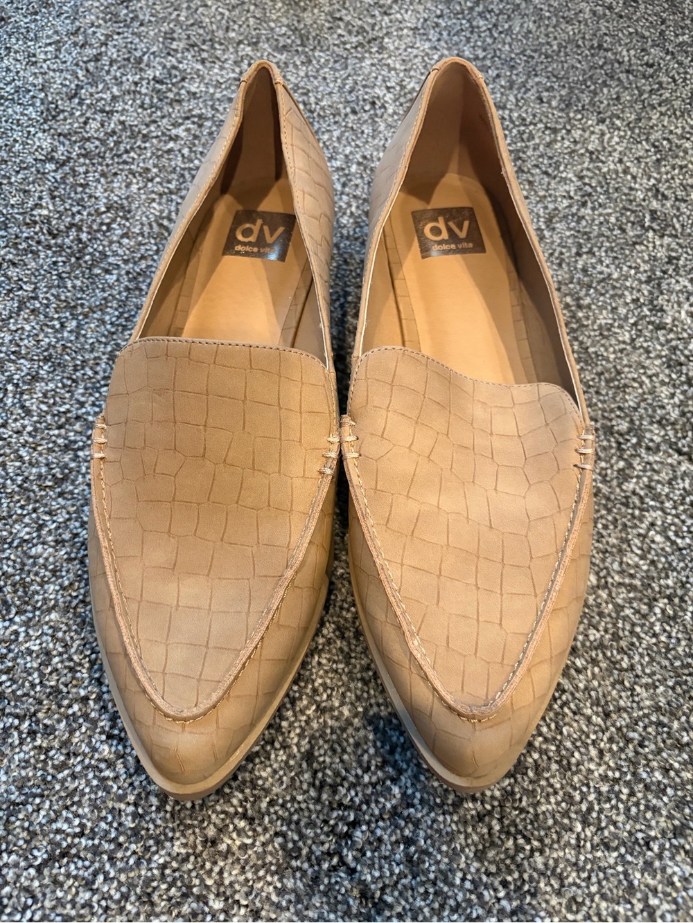 Dolce Vita Women’s Tan Croc-Embossed Pointed Loafers
